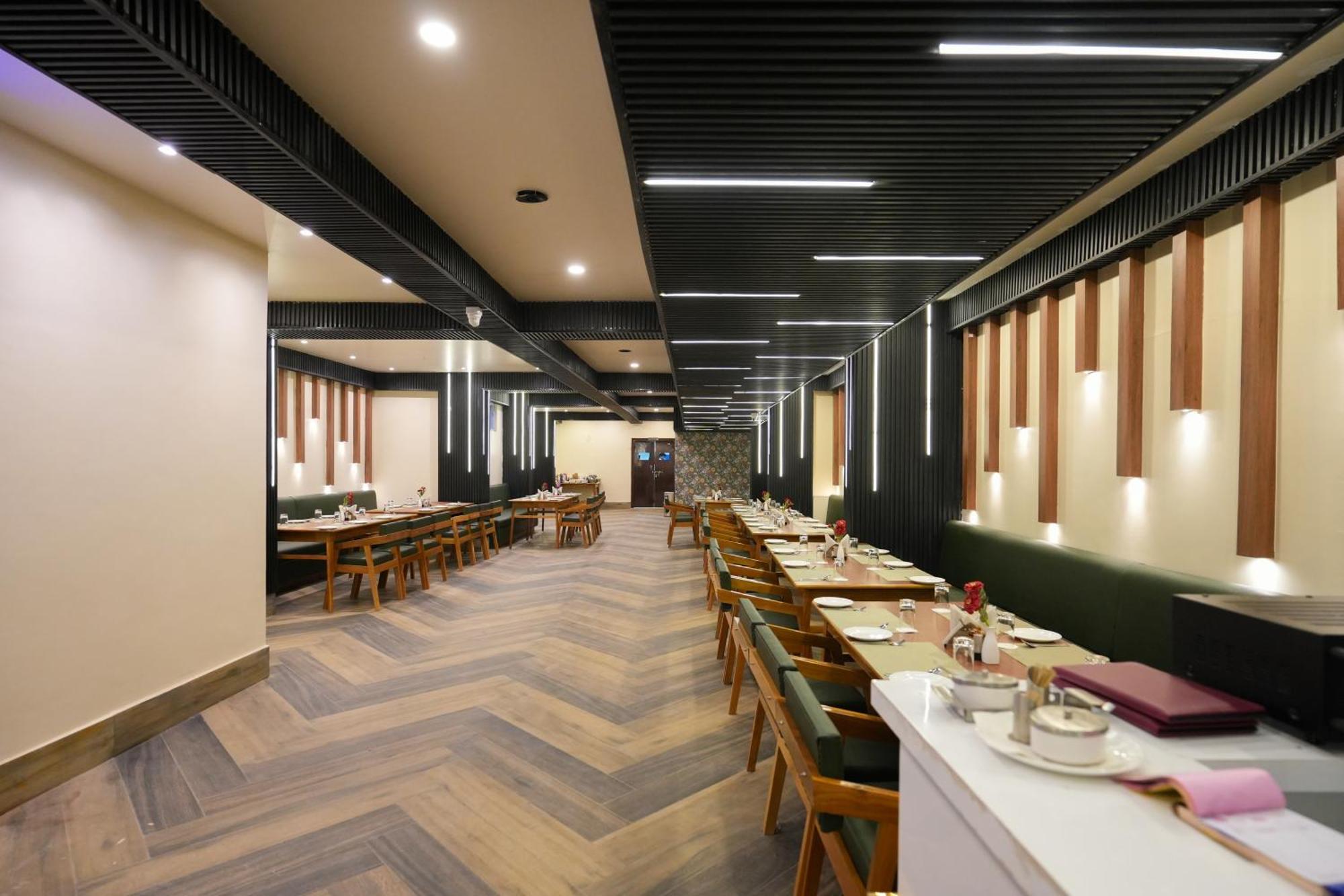 Hotel Pavitra Purnia Buitenkant foto